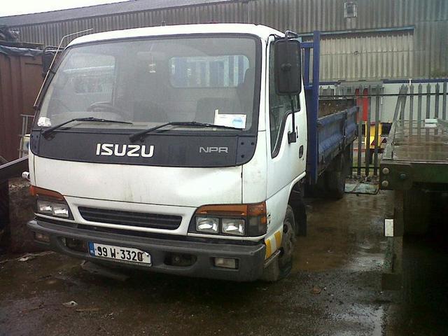 Isuzu NPR rollback wrecker