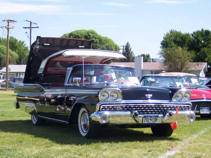 Ford Skyliner