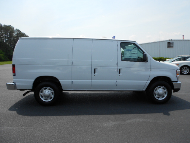 Ford E-250 XL