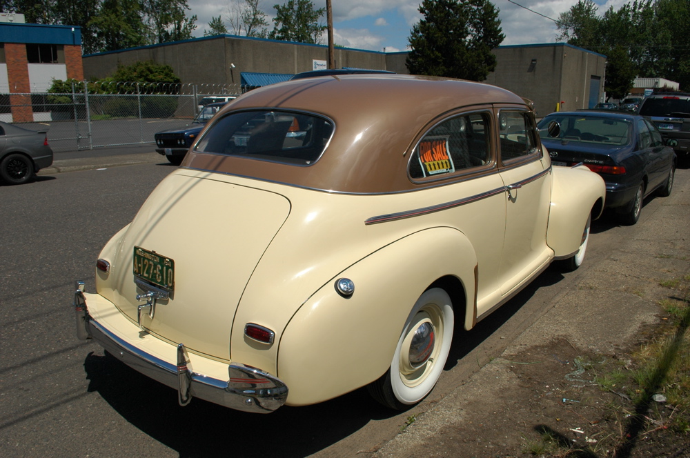 Chevrolet Special Deluxe 4-dr Sedan