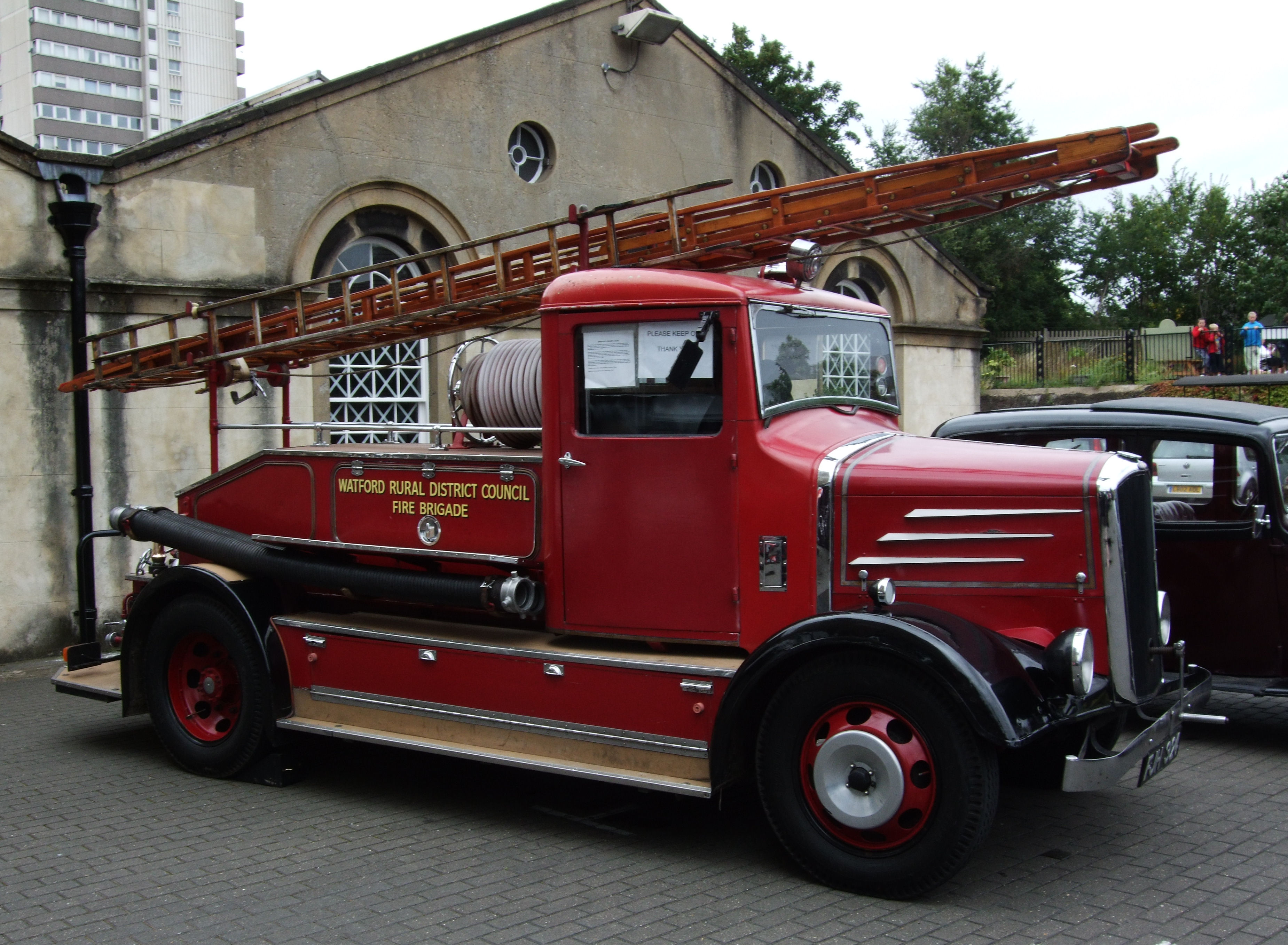 Dennis Fire Enginepicture 10 , reviews, news, specs