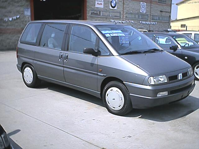 Peugeot 806