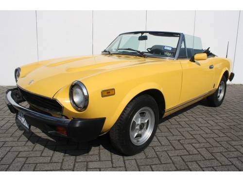 Fiat 124 Spider 2000 USA