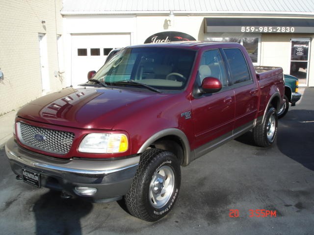 Ford F-150 XLT crew cab