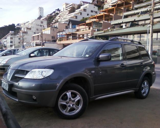 Mitsubishi Outlander GLS 24