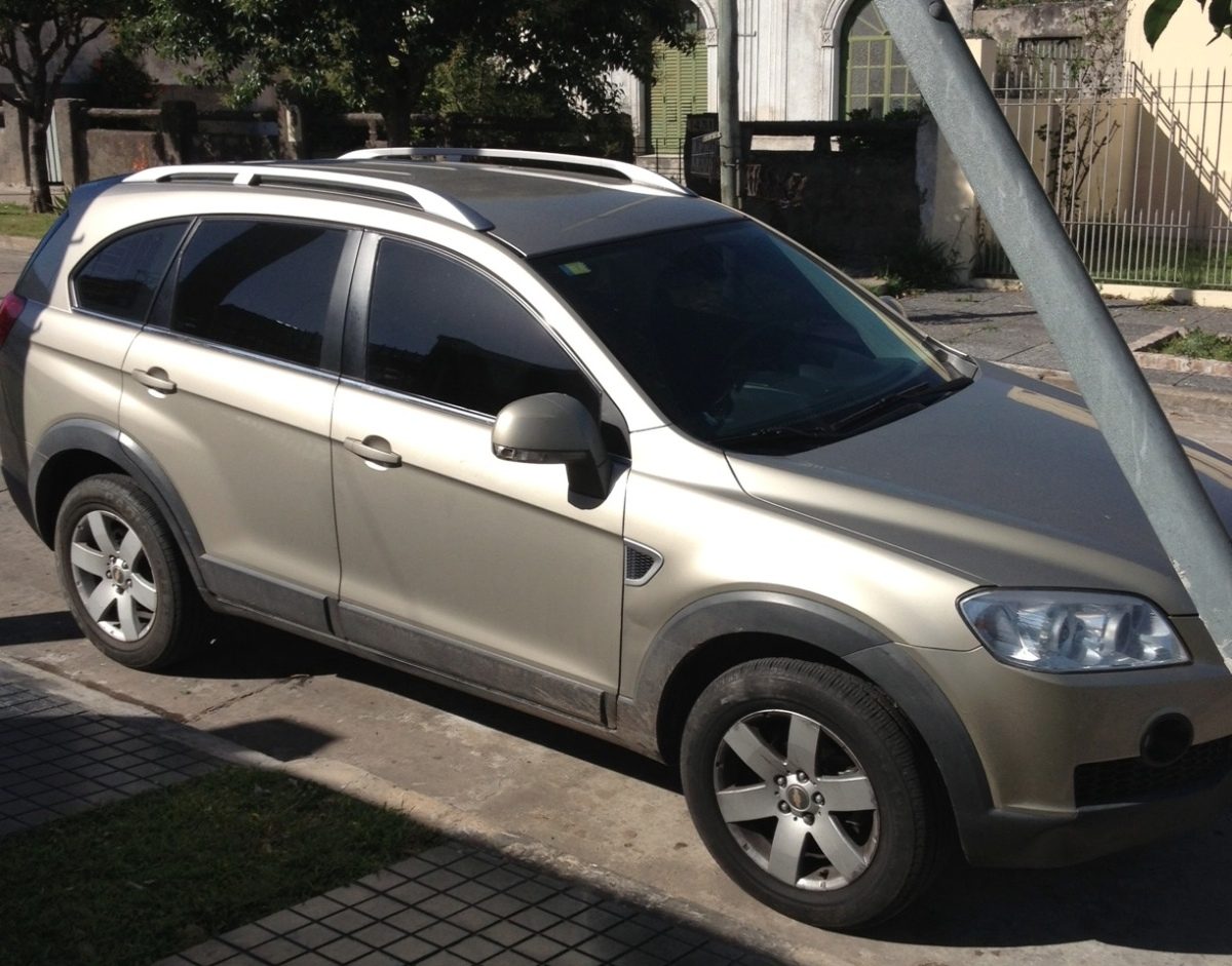 Chevrolet Captiva LT 20