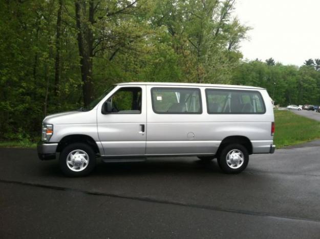 Ford E-350 XL Super Duty