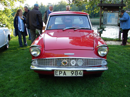 Ford 106 E ANGLIA