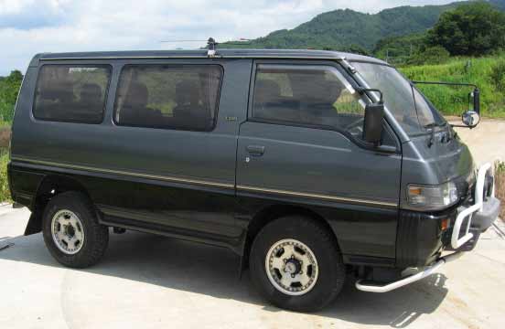 Mitsubishi Delica Star Wagon Turbo-D 25 4WD