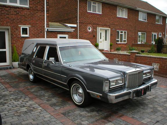 Lincoln Continental Town Car hearse