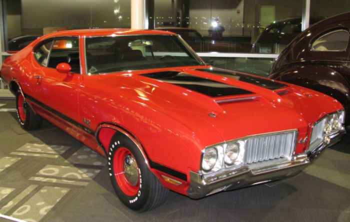 Oldsmobile 4-4-2 W-30