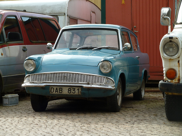 Ford 106 E ANGLIA