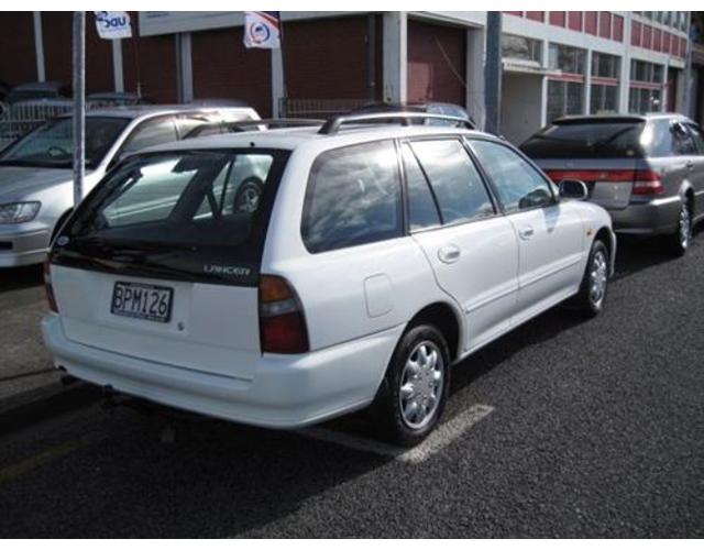 Mitsubishi Lancer GLXi Wagon