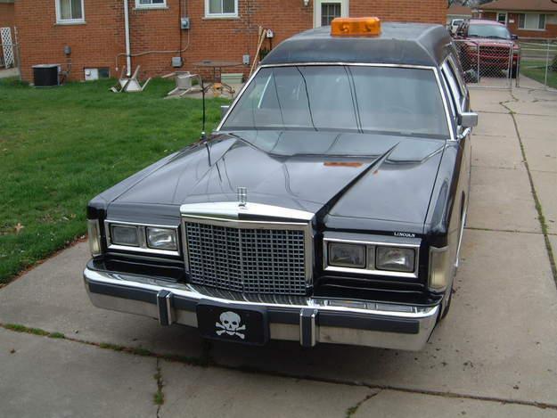 Lincoln Continental Town Car hearse