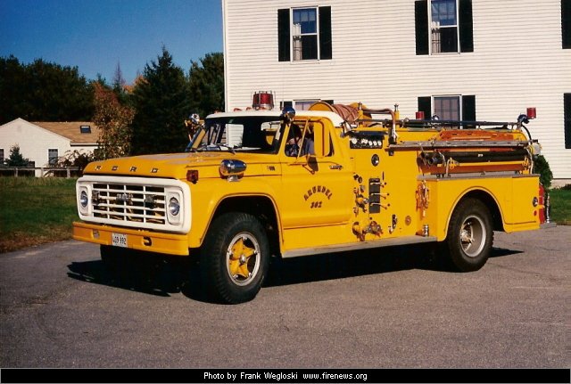 Ford F-700 Pierce pumper