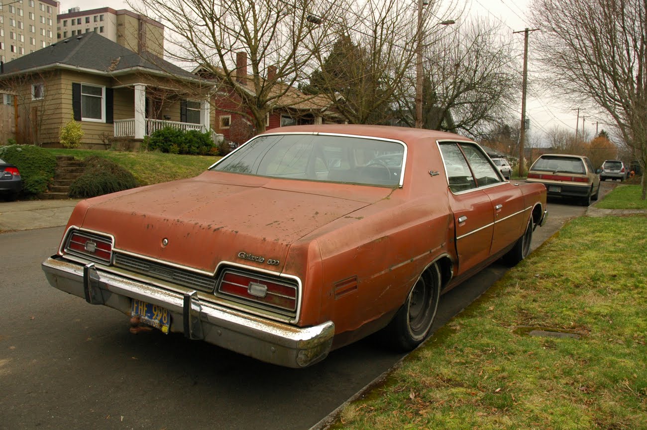 Ford Galaxie 500 2-dr Sedan