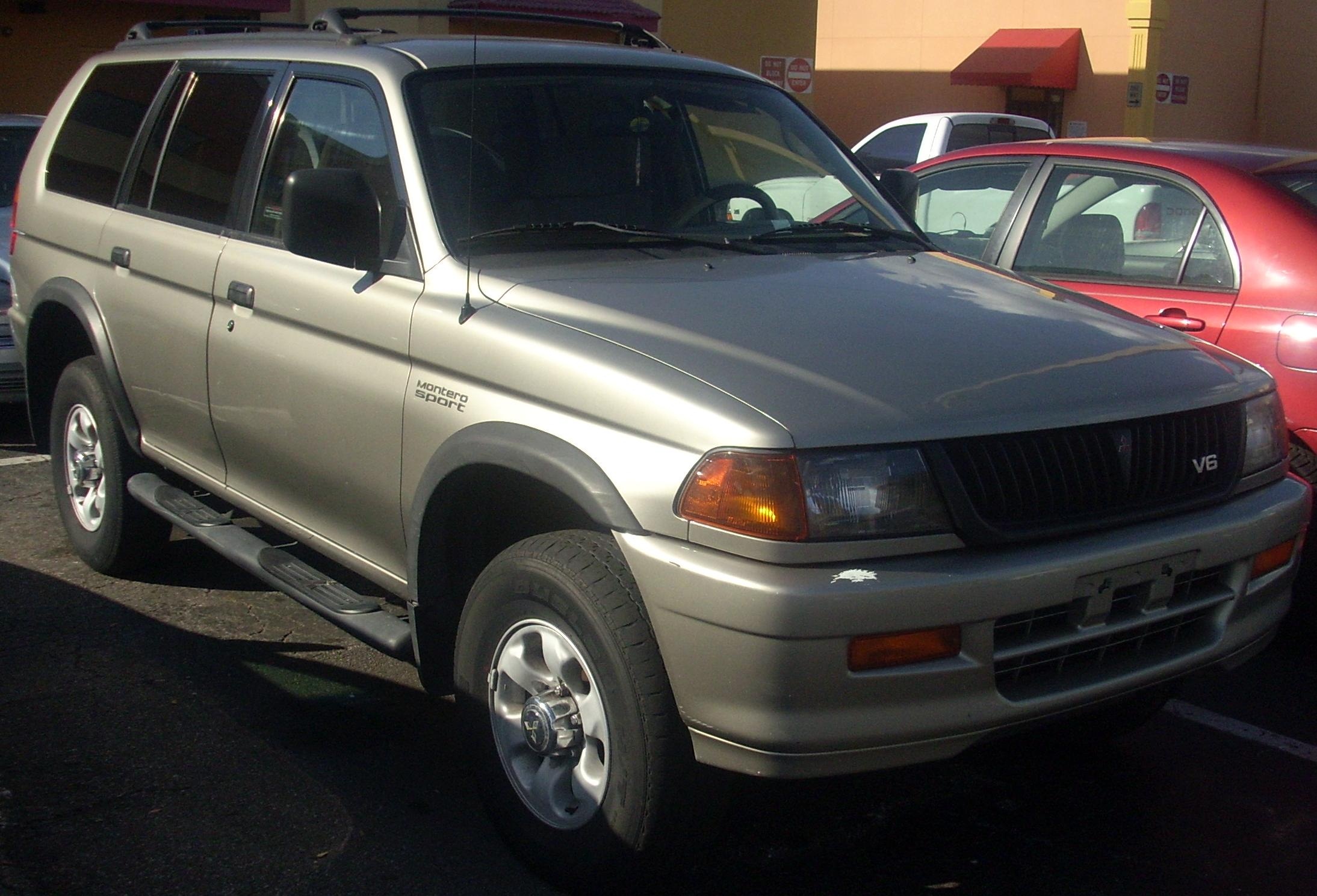 Mitsubishi Montero Sport V6