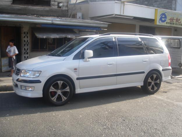 Mitsubishi Chariot Grandis 23