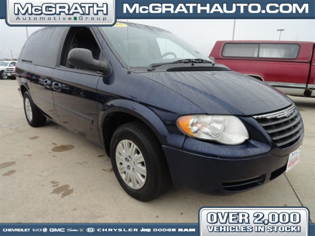 Chrysler Town Country LX