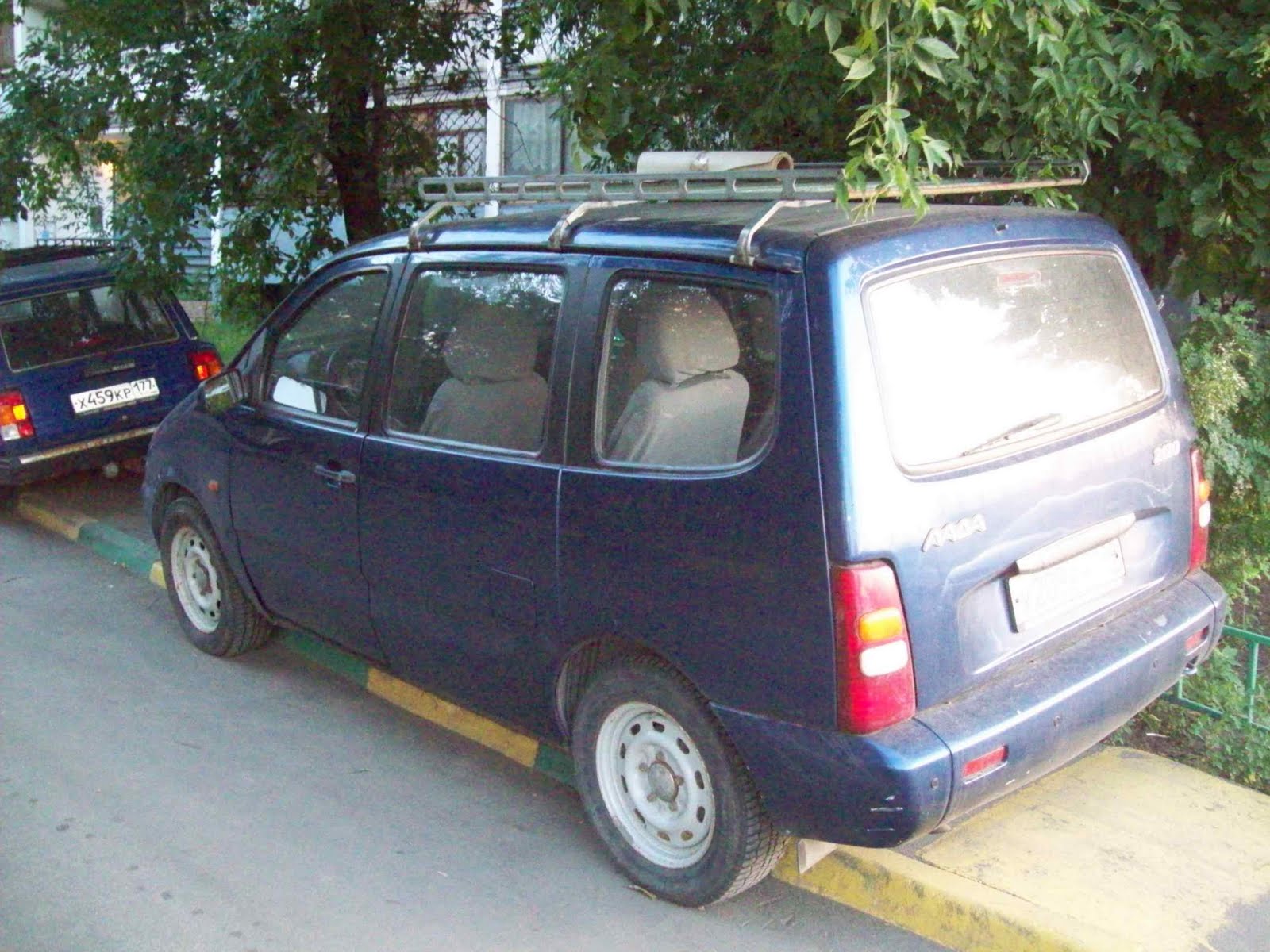 Lada 2120 Nadezhda