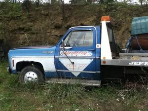 Chevrolet C-30 Deluxe rollback wrecker