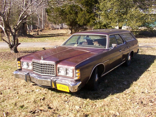 Ford LTD Country Sedan