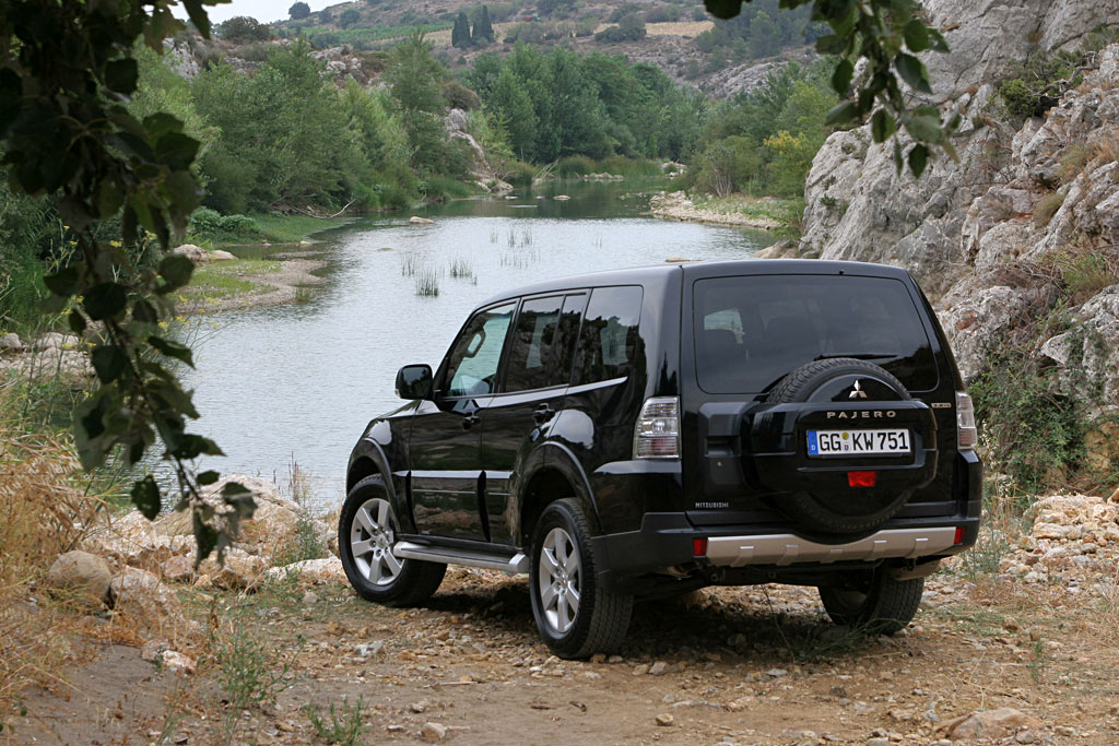 Mitsubishi Pajero 26