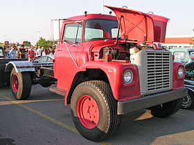 International Harvester 1800 Loadstar