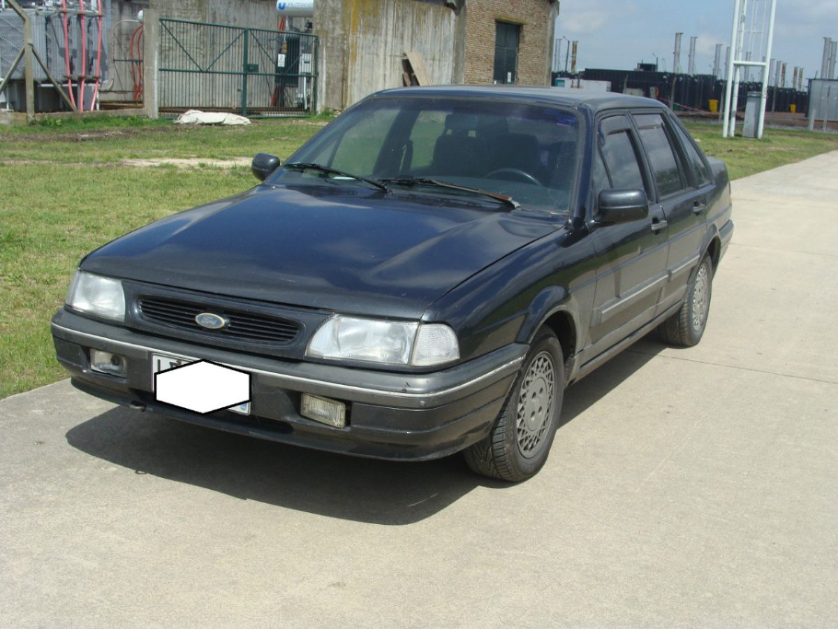 Ford Versailles 20