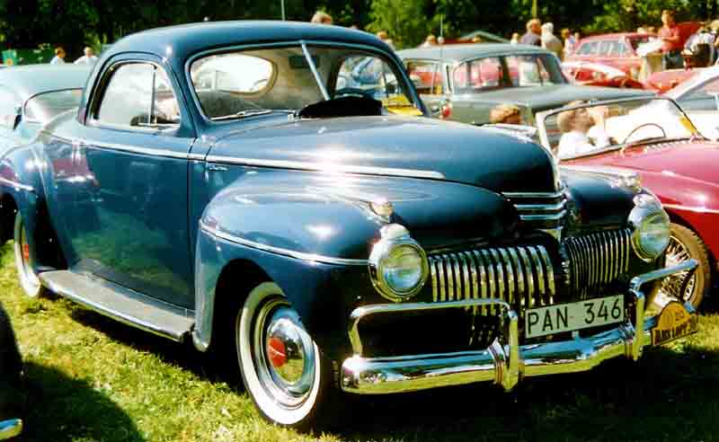 De Soto Custom sedan