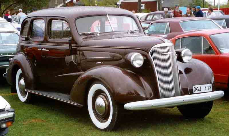 Chevrolet Master Deluxe 4-dr Sedan