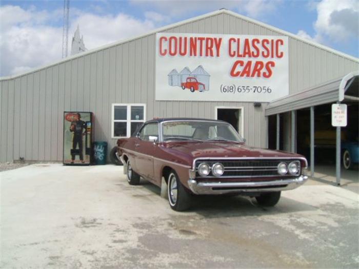 Ford Fairlane 2dr HT