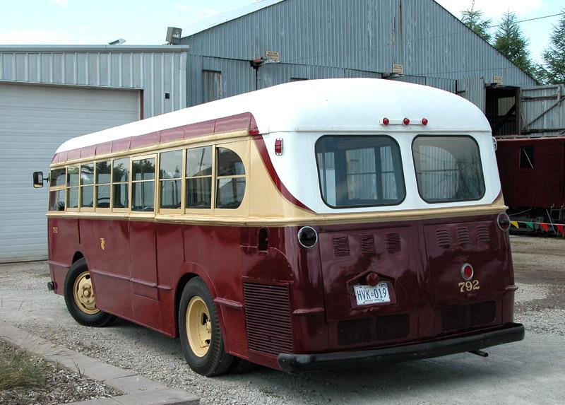 Ford Bus V8