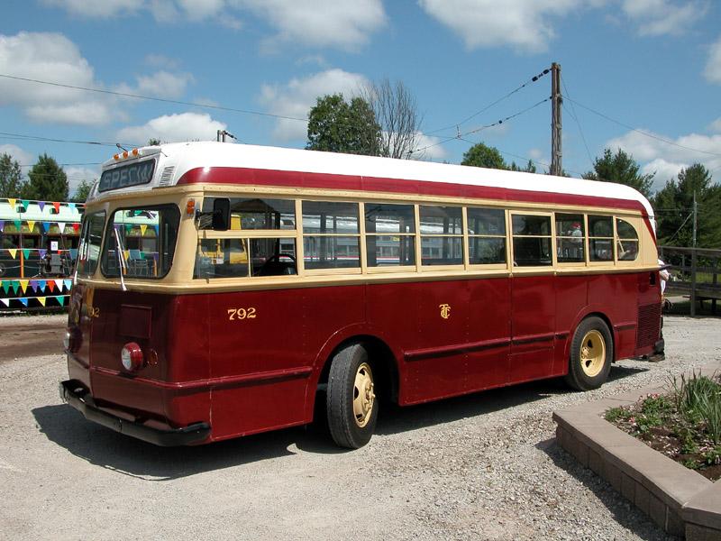 Ford Bus V8