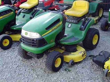 John Deere 102