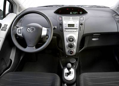Toyota Yaris 15 XLi Sedan