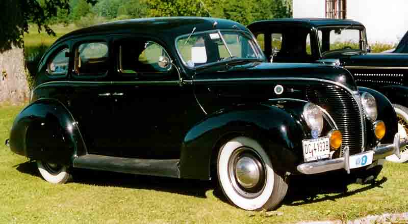 Ford Fordor Deluxe 33