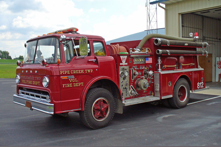 Ford F-820 Fire Truck