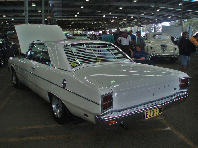 Chrysler VG Valiant