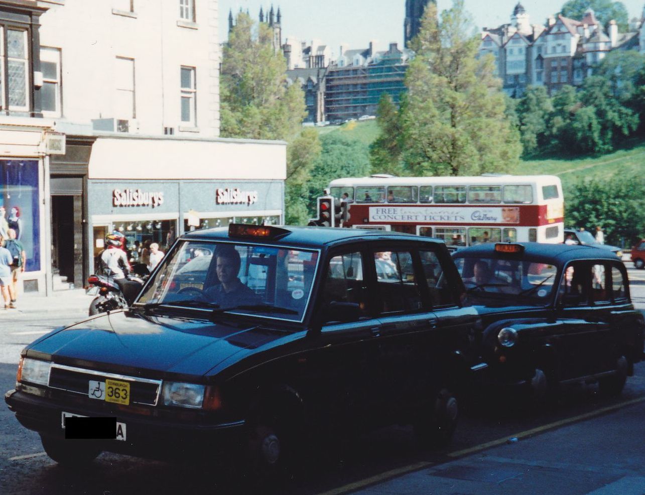 Carbodies London Taxi