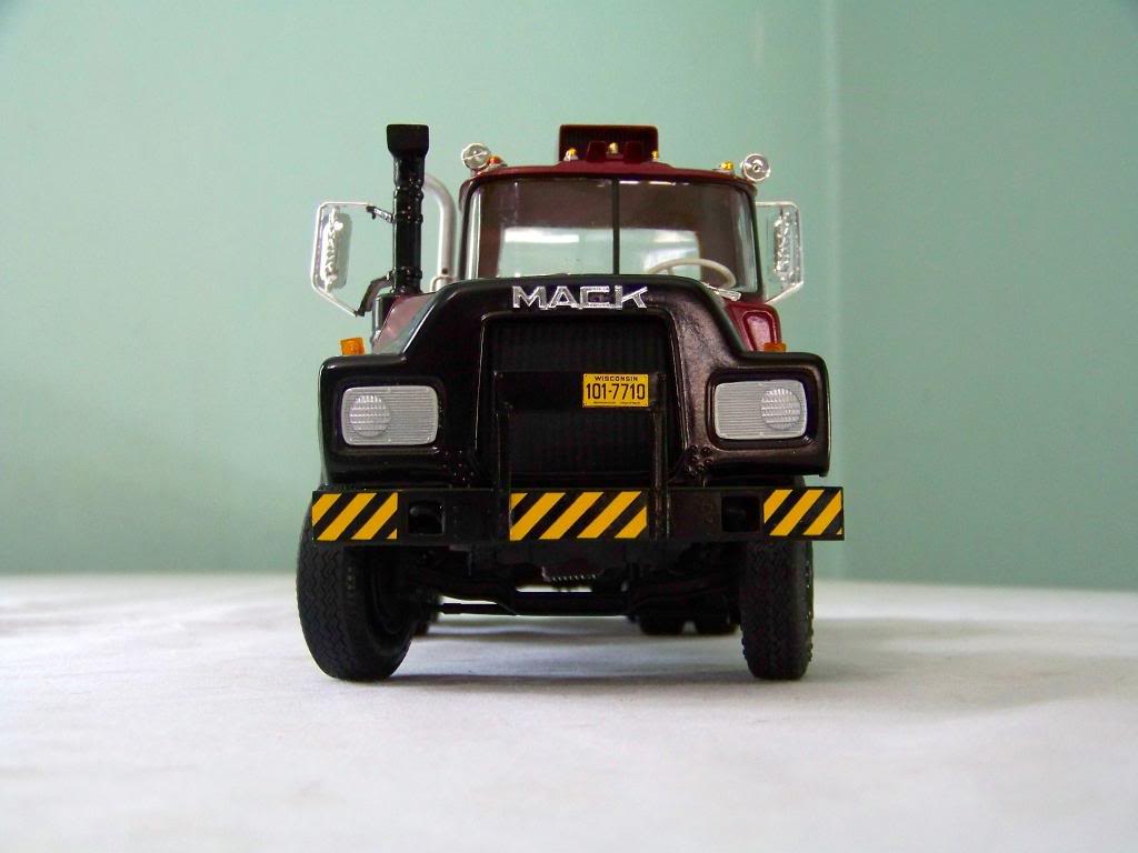Mack DM600