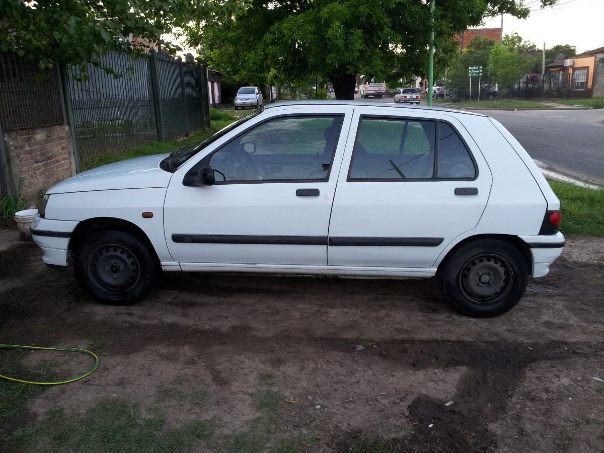 Renault Clio RT