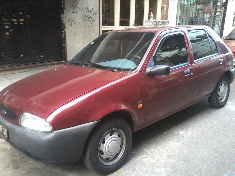 Ford Fiesta CLX 13