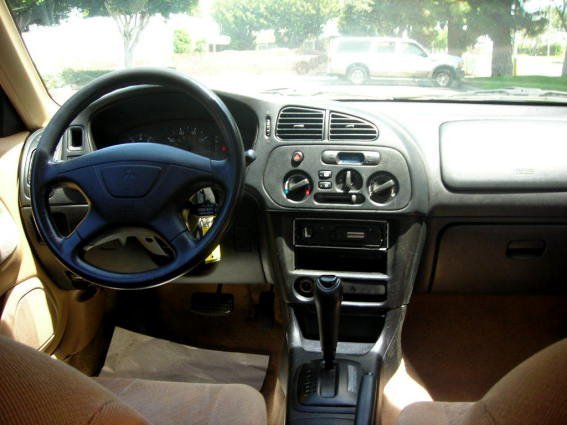 Mitsubishi Mirage DE