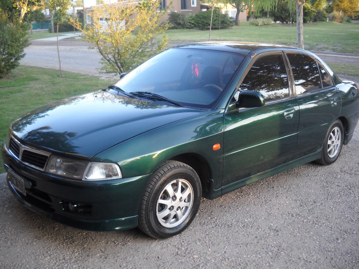 Mitsubishi Lancer GLXi 16