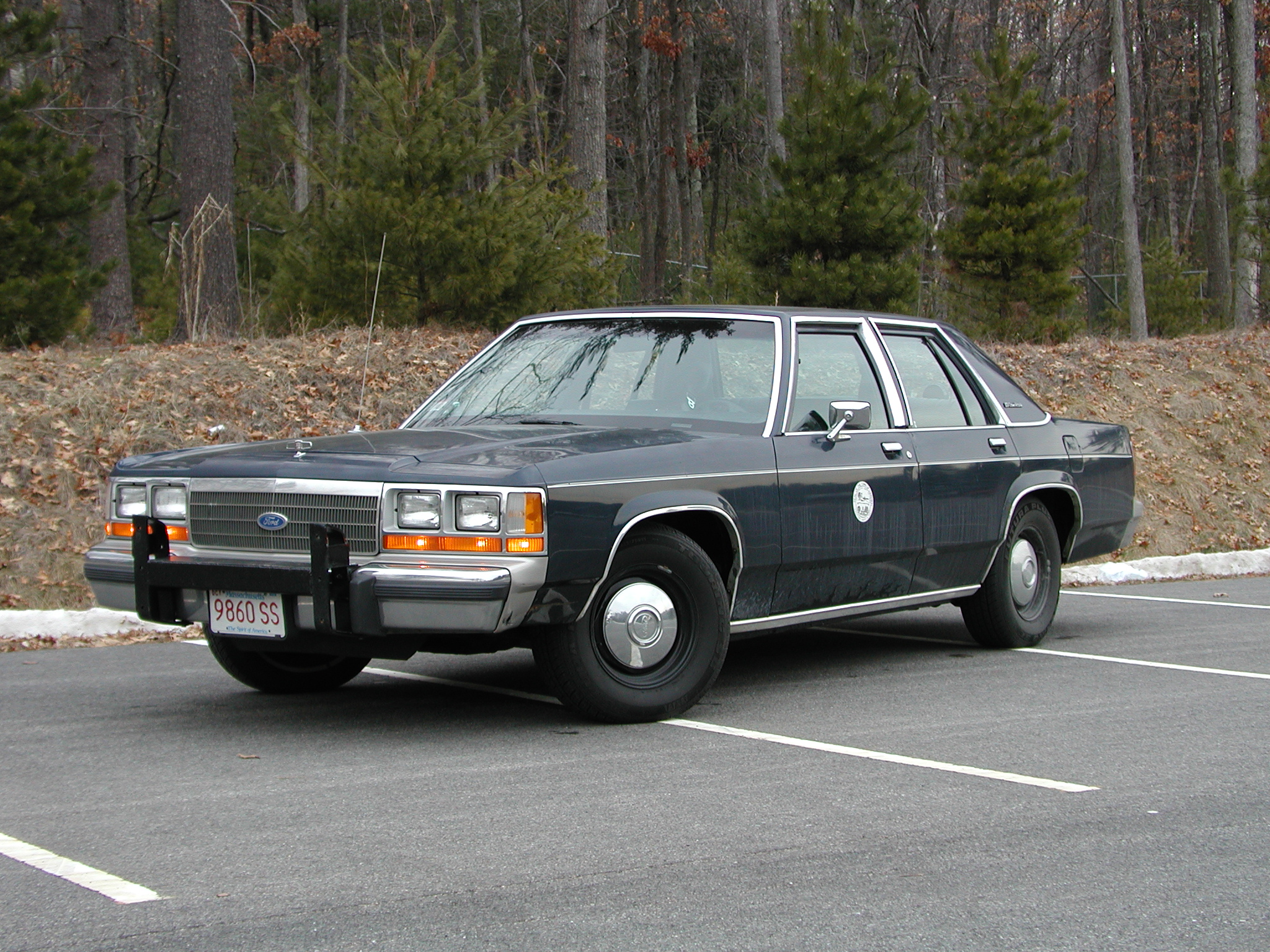 Ford Crown Victoria LTD