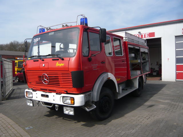photo-mercedes-benz-1222-af-fire-truck_280b8.jpg
