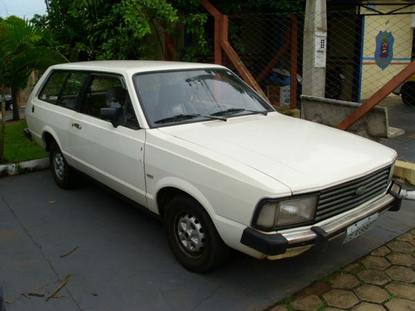 Ford Belina II 16