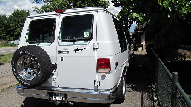 Chevrolet Chevy Van 3500