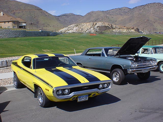 Plymouth Satellite